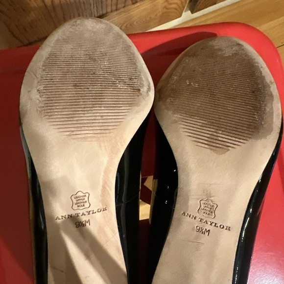 Ann Taylor Patent Leather Black High Heels Size 9 1/2 M Preowned Pumps Round Toe - Picture 9 of 14